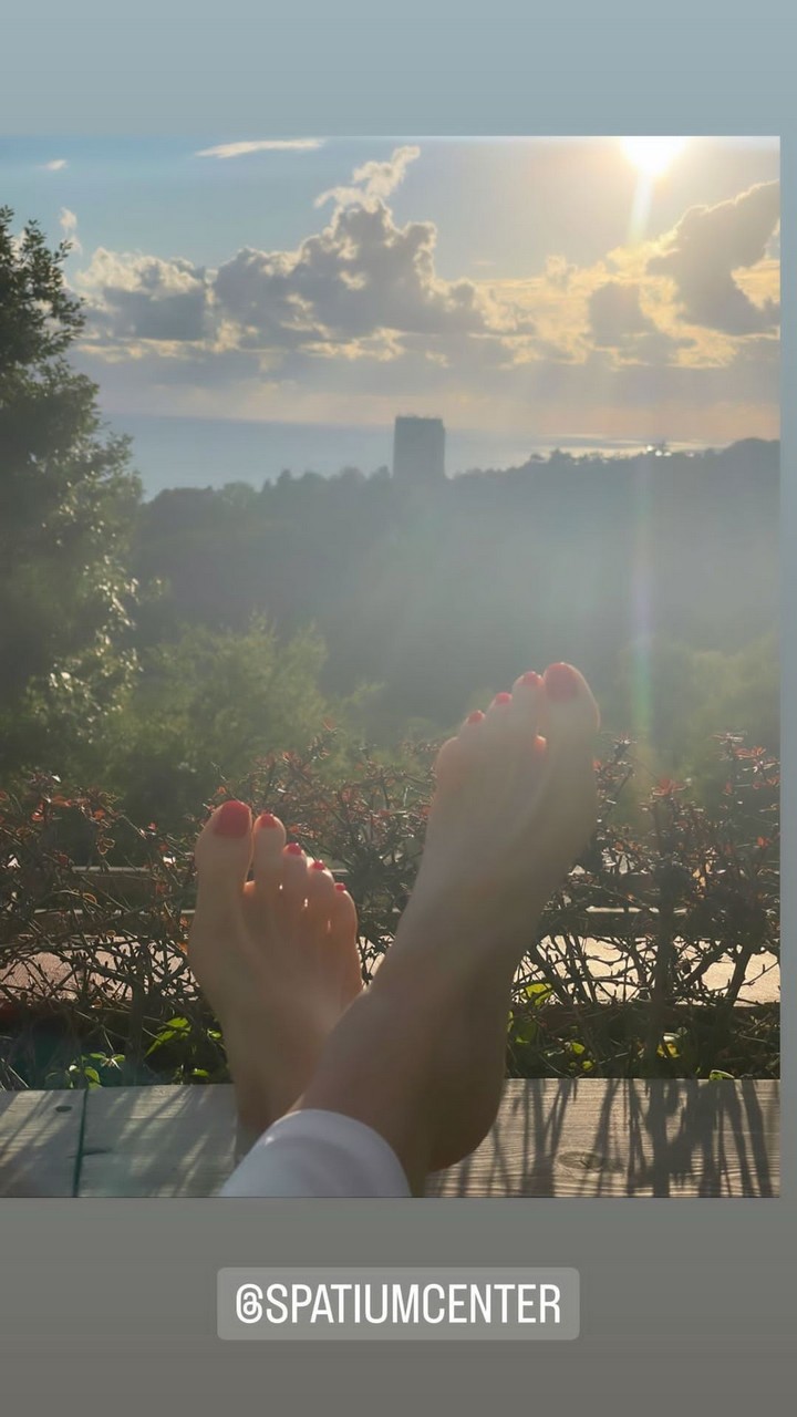 Alika Smekhova Feet